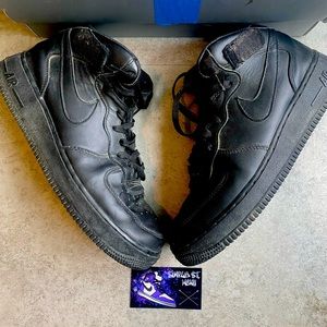 Black Air Force 1 Mid (Black)
